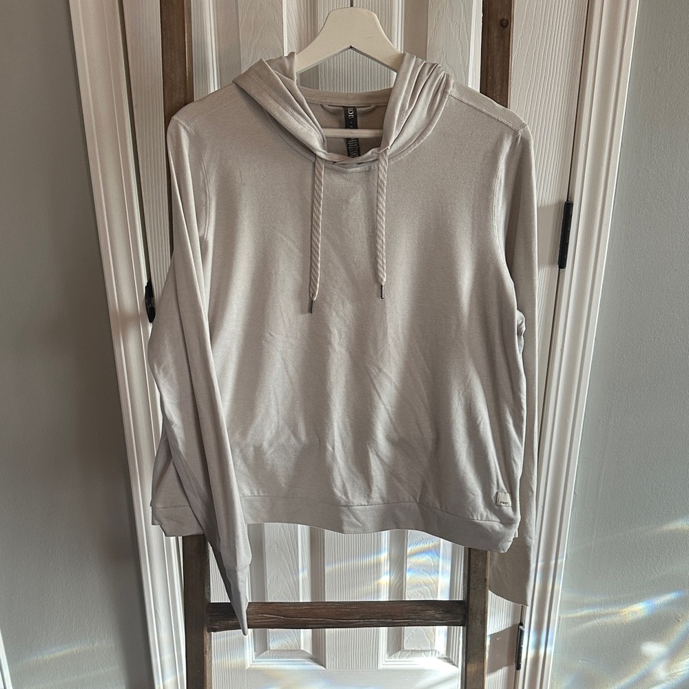 Vuori Women's Halo Essential Hoodie